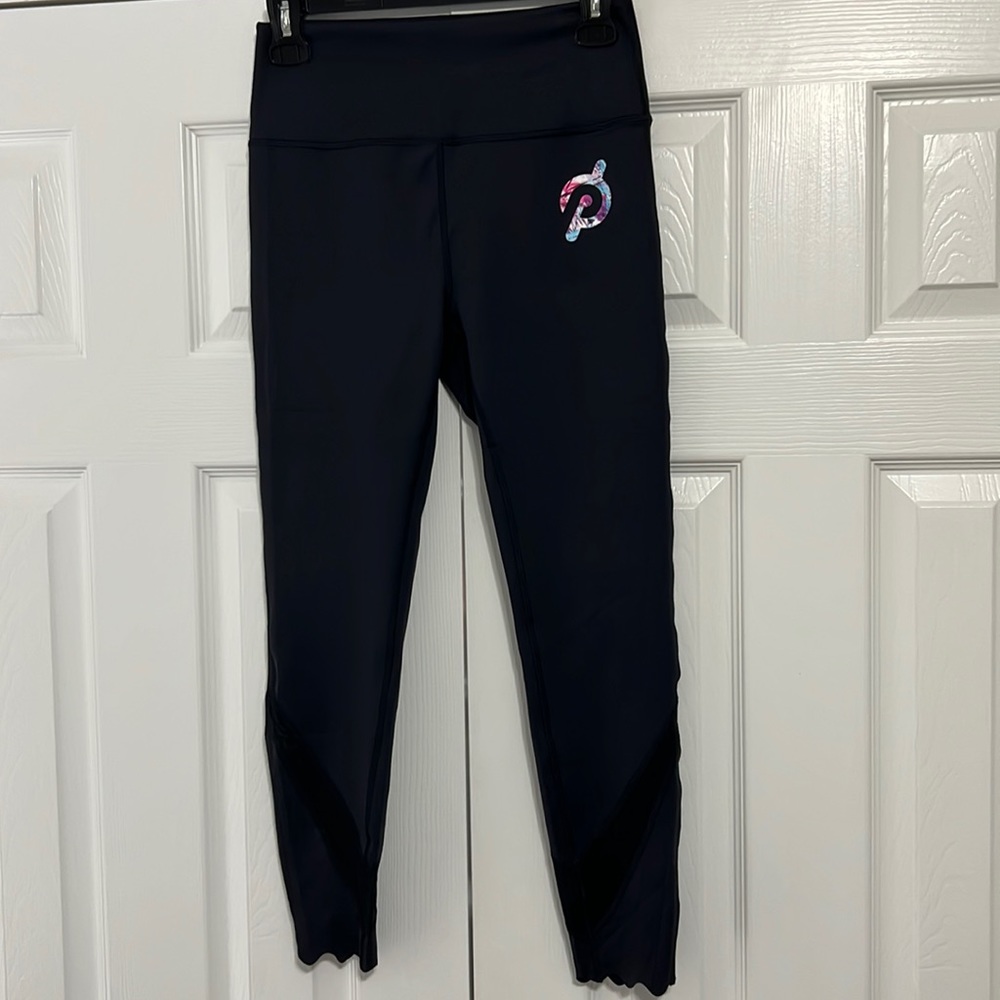 Peloton scalloped hem leggings